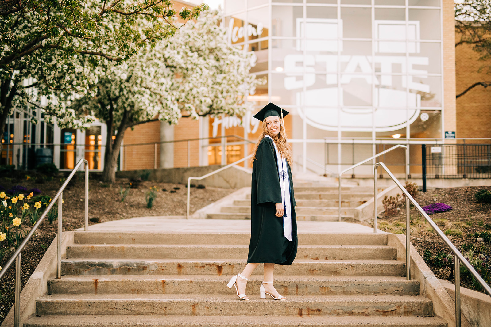 Cache Valley USU Graduation Session//Graduation Session Simply Shelby